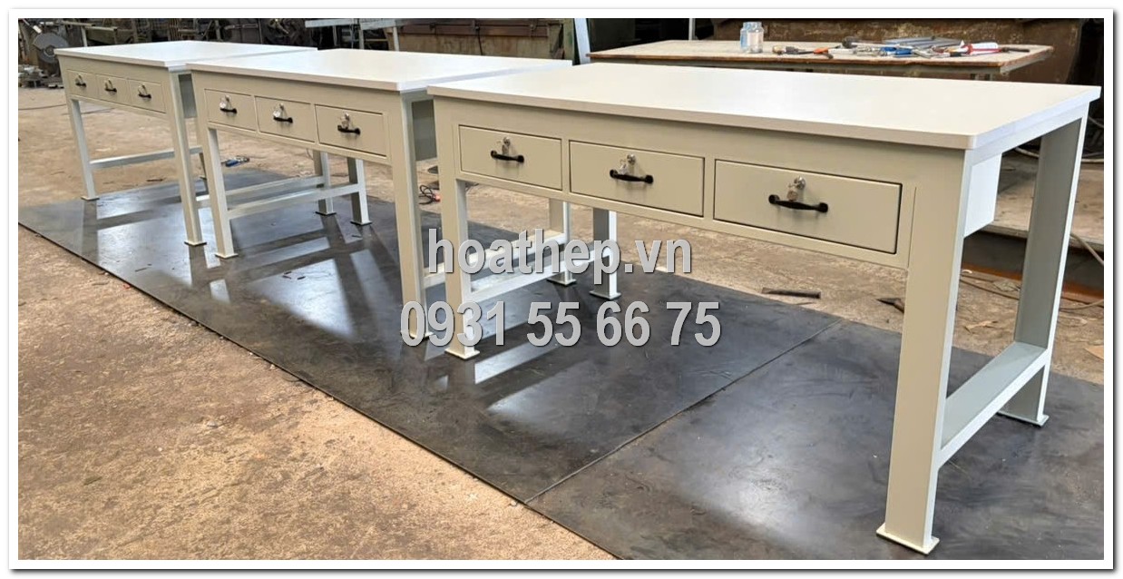Bàn thao tác 3 ngăn kéo HT - BTT012
