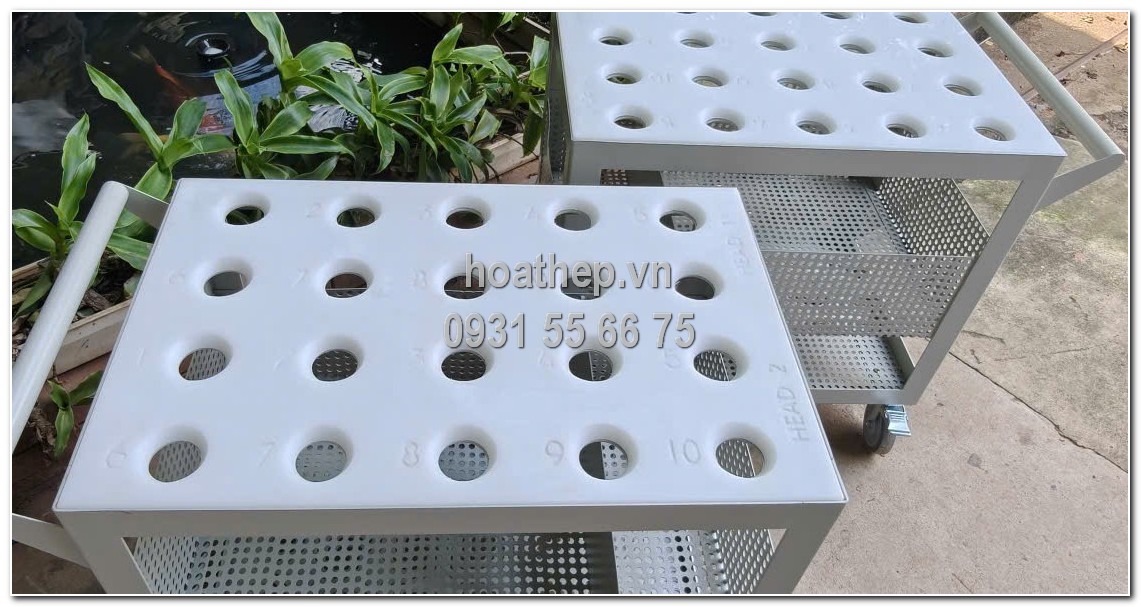 Xe đẩy dao cắt CNC,  Tủ đựng dụng cụ CNC,  Xe đẩy dao 3 tầng,  Gi&aacute; đựng dao tiện,  Xe chứa dao 20 vị tr&iacute;  K&iacute;ch thước 760x500x760,  Phụ kiện gia c&ocirc;ng cơ kh&iacute;,  Xe dụng cụ nh&agrave; xưởng
