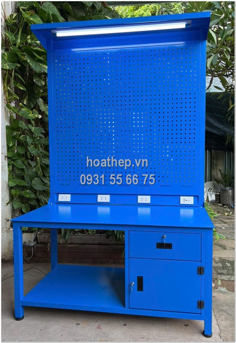 Bàn Thao Tác Công Nghiệp - Giải Pháp Tối Ưu Cho Dây Chuyền Sản Xuất